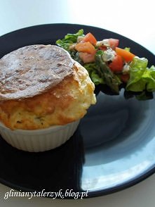 Suflet ziemniaczano-serowy z tymiankiem na beszamelu