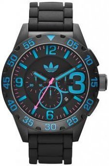 Adidas w bardzo rozbudowanej formie.