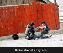 Ociec alkoholik z synem.