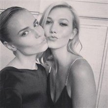 Czym najpiękniejsze dziewczyny czeszą włosy? 

Nigdy nie zgadniesz >>>>>