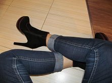 OSTATNIA PARA :)
SPRZEDAM TANIO ROZM 37 
(WYSYŁKĘ BIORĘ NA SIEBIE.

NOWE !!!! 
KOTURNA SPRAWIA, ŻE NIE ODCZUWA SIĘ WYSOKIEJ SZPILKI, STABILNE I WYGODNE :):)