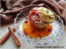 JABŁKA PIECZONE Z KOMOSĄ I JAGODAMI GOJI