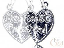 Co dać BFF na urodziny? 
Macie jakieś pomysły ? Ona jest Kwiatonator . Słucha Bibera . i wgl ;)) Co dajecie swoim BFF ?