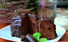 Skład;

1sz- jajko
2łyżki czubate- mąki pszennej
1łyżka- cukru
1łyżeczka- kakao
2łyżki- oleju
1/3szklanki-mleka
1/2 łyżeczki- proszku do pieczenia
1łyżeczka- cukru wanilinowego
...