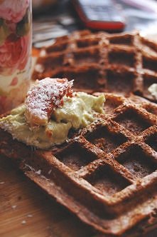 Jaglane gofry kakaowe

3 łyżki ugotowanej kaszy jaglanej
5 łyżki otrąb np. pszennych
jajko (białko + żółtko)
1/3 szklanki mleka
łyżka kakao
1/2 łyżeczki proszku do pieczenia
łyż...