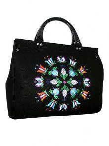 Filcowa torebka z haftem - kufer KASZUBY