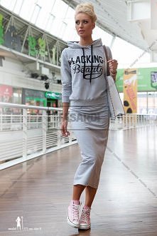 Zestaw dresowy bluza+spódnica, dostępny w naszym sklepie internetowym.