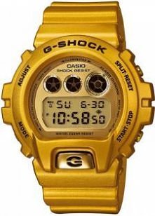 Złoty zegarek G-Shock.
