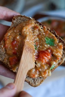 pasta z pieczonego bakłażana i papryki