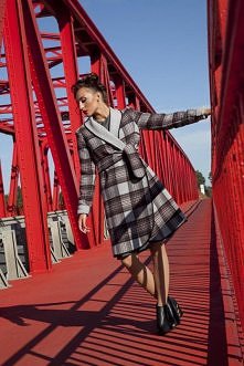 Zoom na wzór: krata!

PŁASZCZ
Znudzona trenczem w znoszonym kolorze kamelowym? Oto fenomenalnie niezawodny sposób na to, by krata towarzyszyła kobiecie przez cały sezon. Płaszcz...