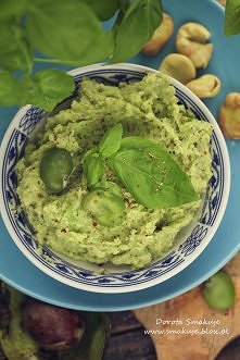 Pasta z bobu, awokado i ziemniaka