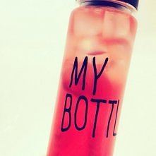 My Bottle... Soki lub owoce wyglądają w niej bardzo efektownie.

25,90 z wysyłką