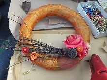 ozdoby przykleiłam klejem na ciepło za pomocą pistoletu