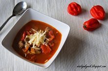 Zupa gulaszowa na pieczonej papryce

niezlymlynek.blogspot.com