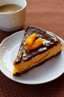 Kremowy sernik morelowy bez cukru