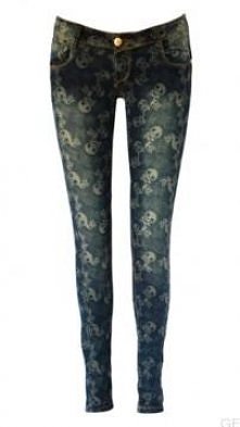 jeansy w czachy uwielbiam