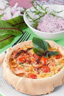 ZAPIEKANKA RYBNA Z POMIDORAMI - składniki:
500 g mieszanych filetów rybnych
1 por
4 malinowe pomidory bez skórki
100 g świeżego szpinaku
9 żółtek
sól
pieprz
oregano
ciasto: 500 ...