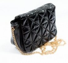 Chanelka pikowana na łańcus...