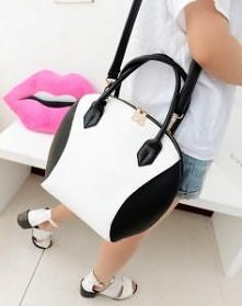 Torebka kuferek biało-czarny.
 ----> KLIKNIJ w Zdjęcie aby zobaczyć.