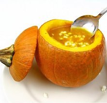 Zupa jest sycąca, ma hinduski smak i aromat, dostarcza mnóstwo beta-karotenu, potasu,
wapnia i magnezu. Zobacz przepis :)