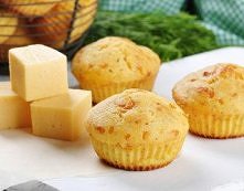 Muffinki na ostro z żółtym serem

Składniki:

(na około 10 sztuk):
250 g mąki pszennej
1,5 łyżeczki proszku do pieczenia
150 g sera żółtego w bloku, startego na tarce o grubych ...