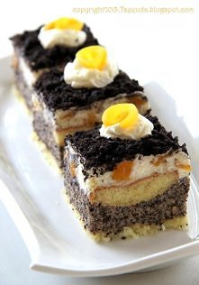 BISZKOPT:

4 jaja
0,5 szklanki cukru
2 łyżki mąki ziemniaczanej
2 łyżki mąki wrocławskiej
1 łyżeczki proszku do pieczenia

Formę o wymiarach 28 x 39 cm wyłożyć papierem do piecz...