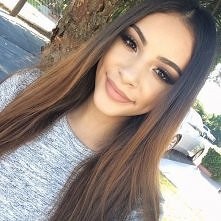 Jezu jaka ona śliczna. Też chce być taka :'(