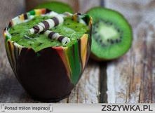 Ekspresowy kubeczek z kiwi

Składniki

2 dojrzałe owoce kiwi ( najlepiej żółtego kiwi)
1 łyżeczka cukru pudru
250 ml śmietanki 30%
8 małych bez

dodatkowo:

czekoladowe foremki
...