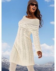 Piękna, dzianinowa sukienka z katalogu Victoria's Secret w delikatnym, mlecznym kolorze. Efektowne, warkoczowe sploty. Ciepły, mięsisty materiał dobrej jakości. Producent: ...