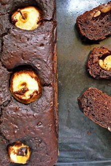 CIASTO CZEKOLADOWE Z JABŁKAMI