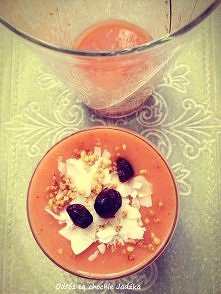 Koktajl malinowy z mango i bananem. 

Link do przepisu w pierwszym komentarzu.