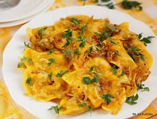 Pierogi z ciasta dyniowego z gotowanym mięsem i kaszą gryczaną