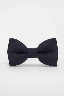 Czarna mucha dla Pana Młodego zamiast krawata