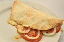 Tortilla ze świeżym pomidor...