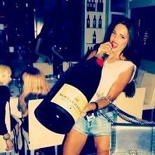 mała butelka szampana