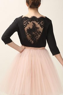 Bluzka jedwabna B058 z koronką. Czarna