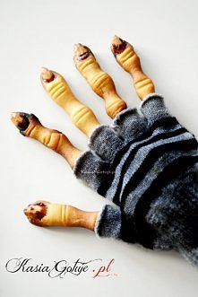 Ciastka na Halloween Paluchy Wiedźmy. Przepis z filmikiem po kliknięciu w zdjęcie.