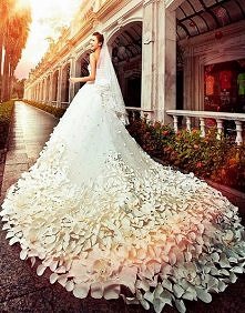 Zjawiskowe suknie ślubne z ...