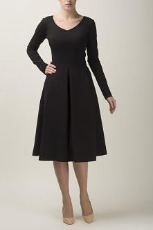 Sukienka z grubej dzianiny D062. Czarna