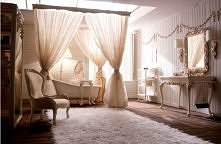 Teraz nie wiem czy nazwać to sypialnią z wanną czy łazienką w sypialnianym wnętrzu. Tak czy inaczej wanna pod baldachimem czyli kąpiel w królewskim stylu gwarantowana. ;)