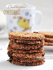 Najlepsze na świecie ciasteczka owsiane bez mąki, które można modyfikować w dowolny sposób dodając ulubione bakalie :) Z podanych składników wyszło mi 17 ciastek o średnicy 6,5c...