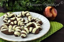 Czekoladowe księżyce
Składniki:
50g gorzkiej czekolady
170g mąki pszennej
1 łyżka kakao
50g zmielonych migdałów
30g cukru
2 łyżeczki cukru waniliowego
szczypta soli
1 żółtko
100...