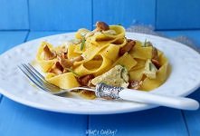 Pappardelle z kurkami i indykiem w aromatycznym sosie
