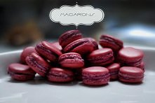 Francuskie ciasteczka bezowe - macarons w różowym wydaniu. 
Męskie i słodkie.
