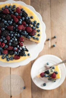 SERNIK Z OWOCAMI I LEMON CURD.