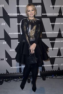 Subiektywnie najgorsze

Na starcie Agnieszka Jastrzębska w swoim tradycyjnie bajkowym wcieleniu. Pyzata przedszkolanka w przyciasnym sweterku i spektakularnych falbanach. `Niech...