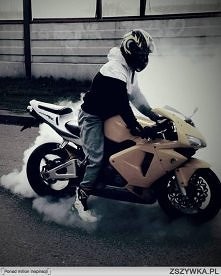 piękny*.* motor jak i kiero...