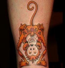 małpka śmieszne zdjęcia tatuaż