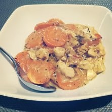 indyk w sosie bazyliowym z marchewka