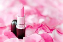 Różowa szminka